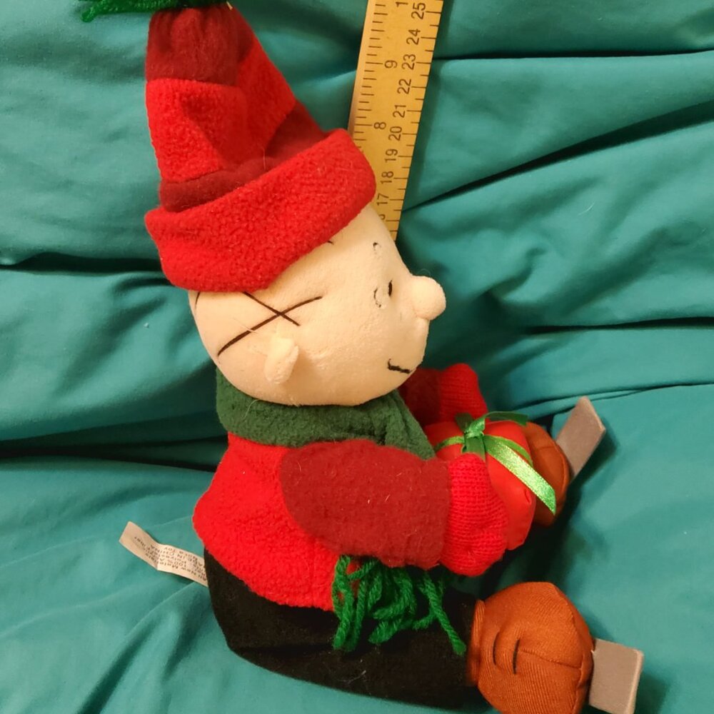 Vintage Peanuts Charlie Brown Christmas Plush Toy Skiing Present Gift Display - Picture 4 of 8